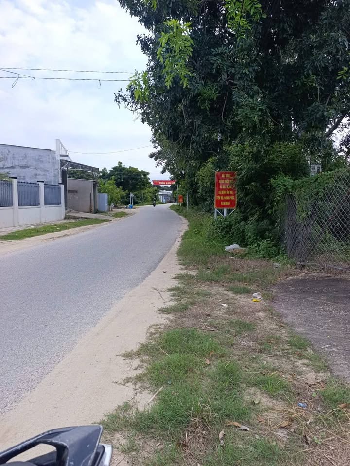 Đất mặt đường nhựa 150m² Ninh Thuận - Giá chỉ 700 triệu, thương lượng ngay!