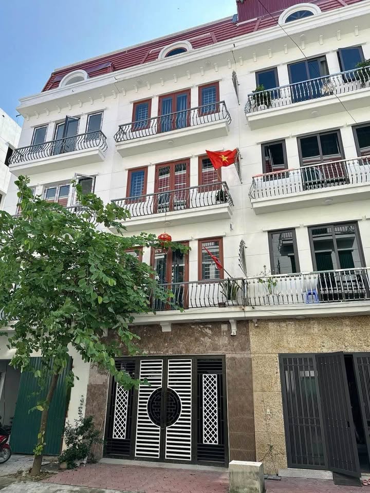 Nhà liền kề Phú Lương Hà Đông 63m² giá nhỉnh 1X tỷ - Kinh doanh sầm uất!