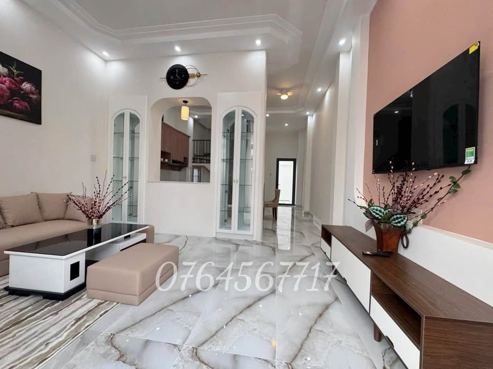 Nhà 2 tầng mặt tiền nhựa ô tô 6m tại Trà Vinh, giá hấp dẫn chỉ 2 tỷ!