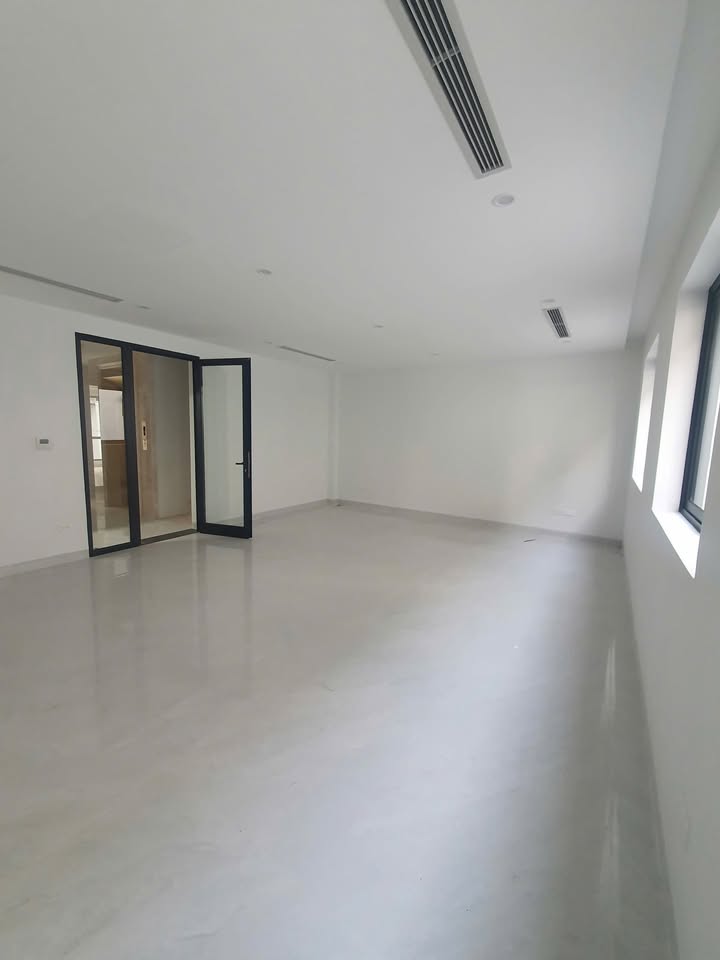 Văn phòng cho thuê Hoàng Thành Villas Mỗ Lao 120m² giá 18 triệu - Không thể bỏ lỡ!