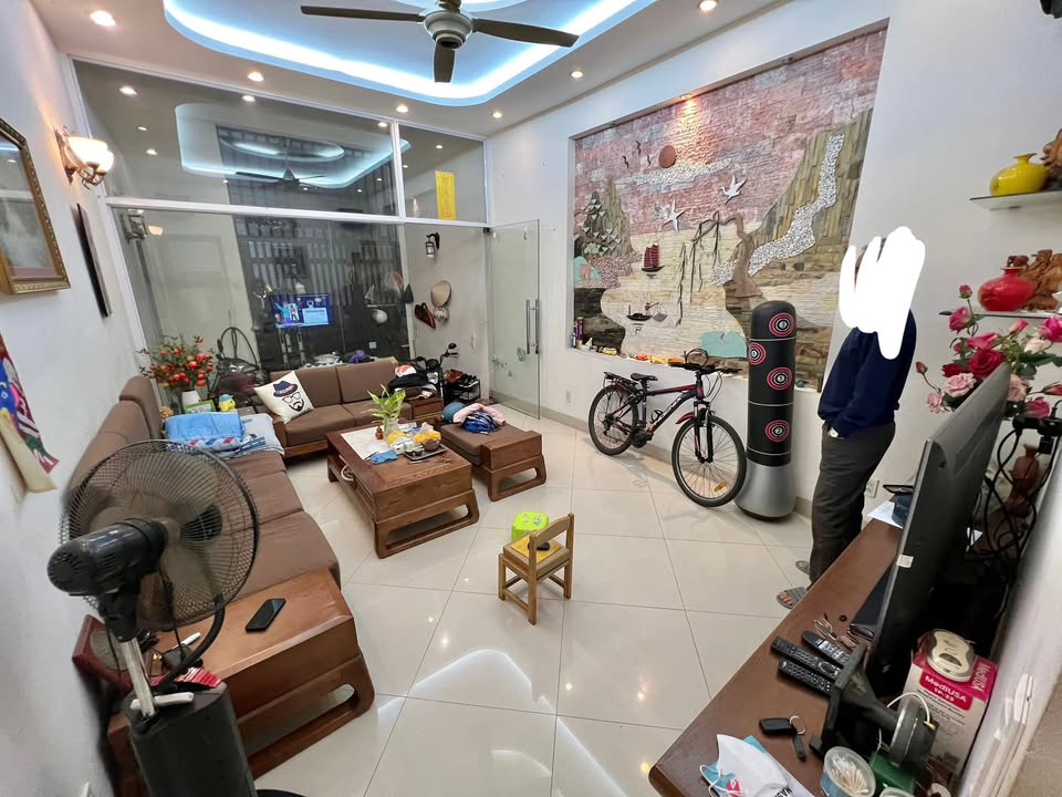 Nhà riêng tại Văn Cao, Ba Đình 60m² giá 6.475 tỷ - Thiết kế hiện đại, thoáng mát!