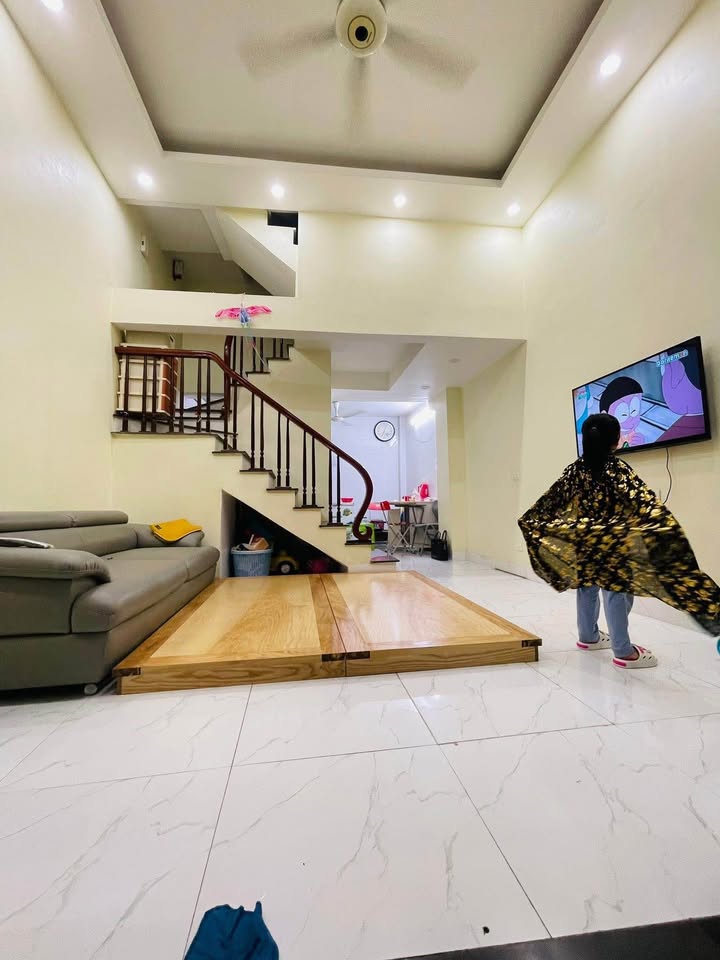 Bán nhà phố Lê Quang Đạo, 32m² giá 600 triệu - Ô tô đỗ sát nhà, an ninh tốt!