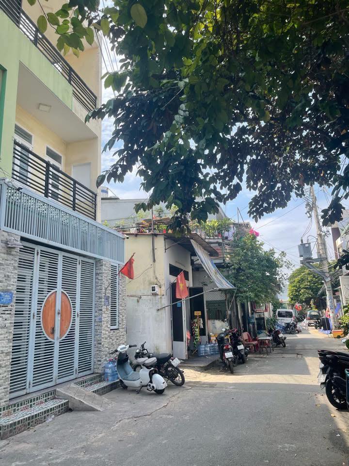 Nhà riêng Tân Thới Nhất 95m² giá 8 tỷ - Vị trí đắc địa, xe hơi vào tận nhà!