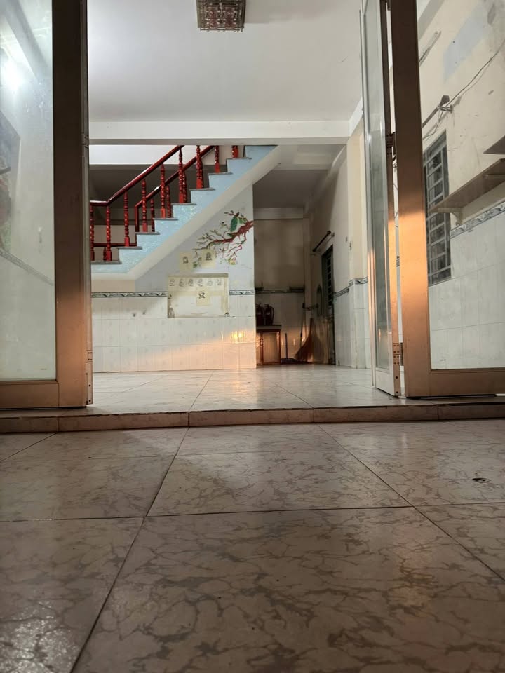 Nhà cho thuê mặt tiền đường Nguyễn Đức Thiệu, Dĩ An - 2 phòng ngủ, giá 7 triệu