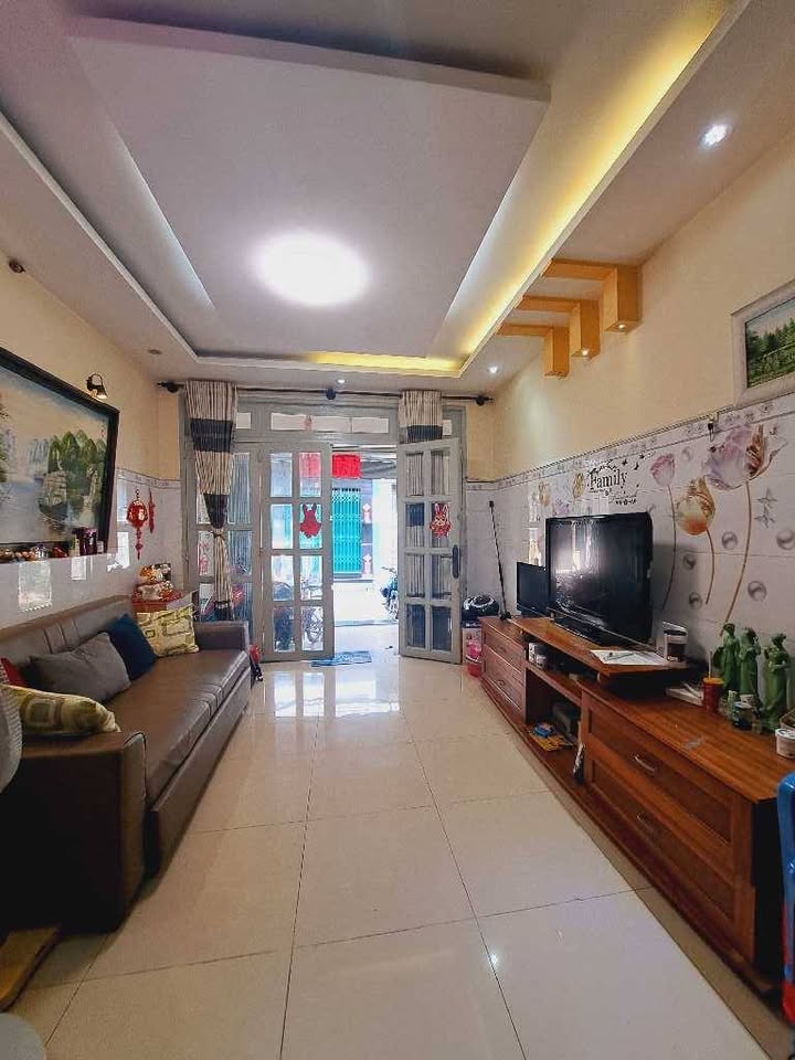 Nhà riêng đường Thái Phiên, quận 11 - 50m² giá 10 tỷ - Hẻm ô tô thông thoáng!