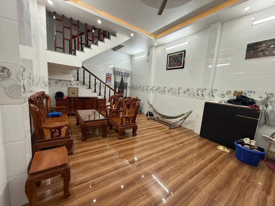 Nhà mái thái tại Long Xuyên 105m² giá 5.5 tỷ - Dọn vào ở ngay!