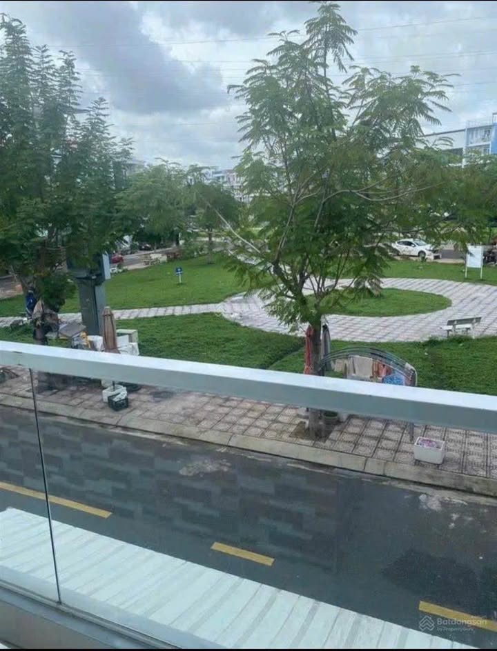 Nhà 2 tầng mặt tiền công viên khu tái định cư Hà Quang 2, Nha Trang - Giá 6,5 tỷ