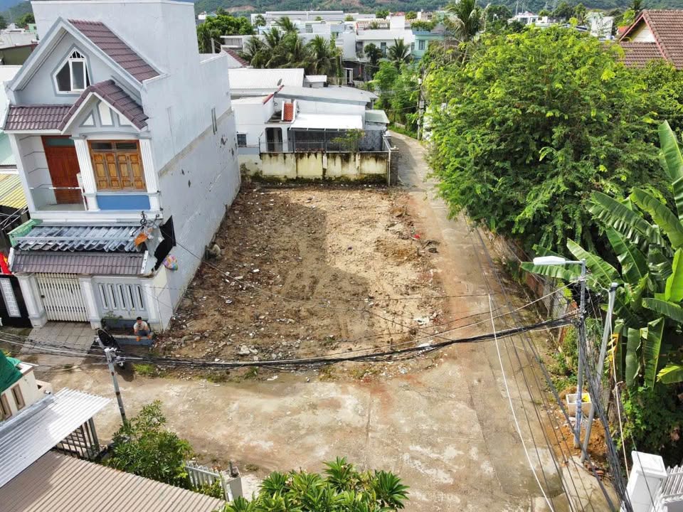 Đất chính chủ tại Nha Trang 81.2m² giá 2.4 tỷ - Lô góc 2 mặt tiền
