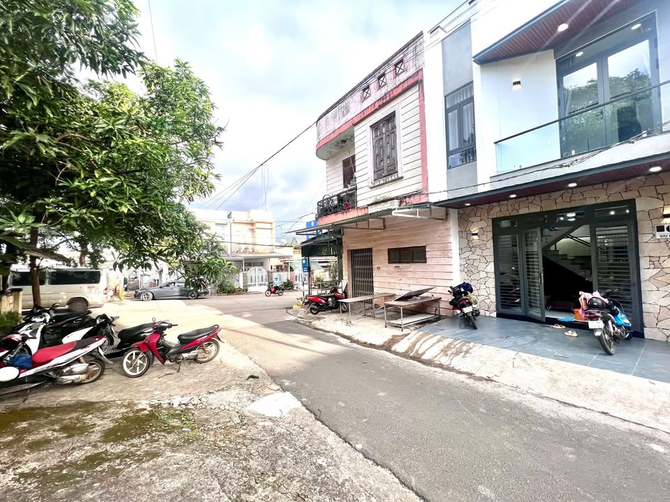 Nhà mặt tiền Siu Bleh, Buôn Ma Thuột 60m² giá 4.65 tỷ - Thiết kế hiện đại, kinh doanh tốt!