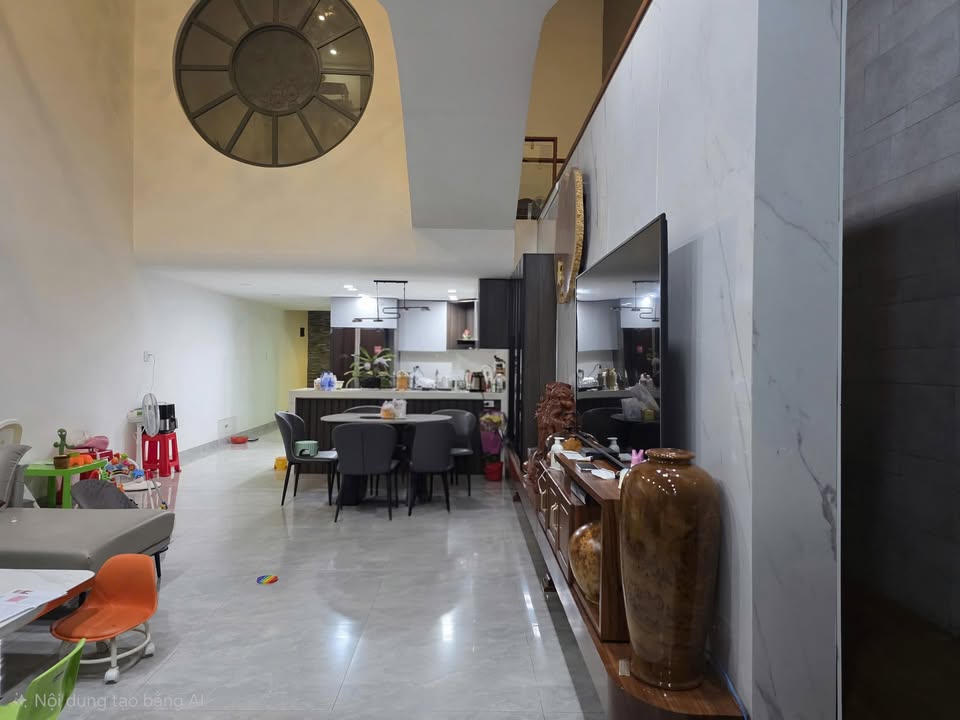 Nhà 3 tầng mặt tiền đường Nguyễn Sơn, 120m² giá 10.5 tỷ - Khu dân cư VIP!