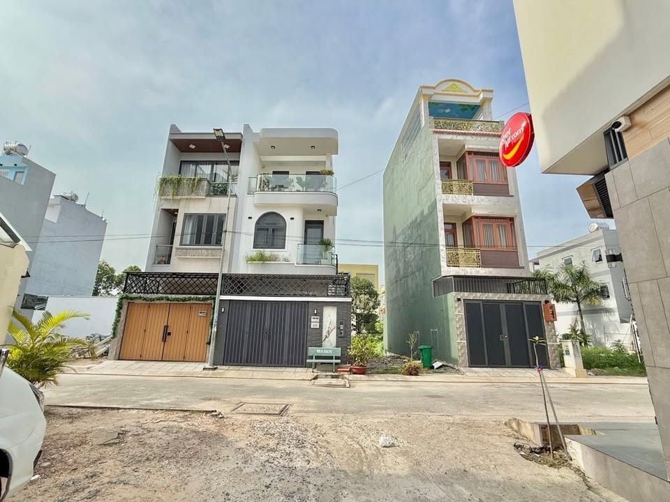 Nhà phố Tam Bình Thủ Đức 56m² giá 3 tỷ - Đường ô tô, xây dựng 4 tầng!