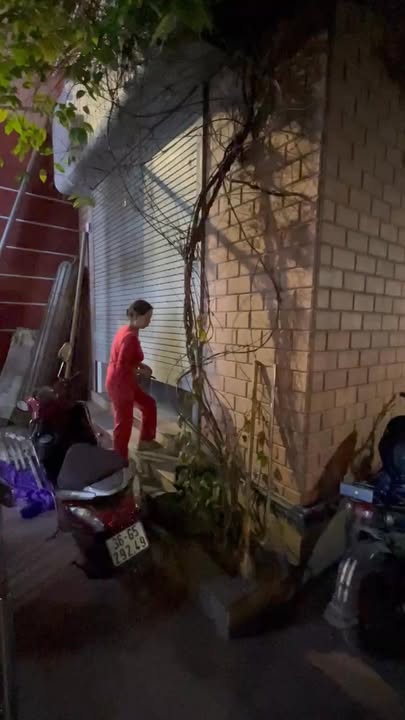 Mặt phố Triều Khúc 50m² giá 18 triệu - Quán cà phê sạch sẽ, thuận tiện kinh doanh!