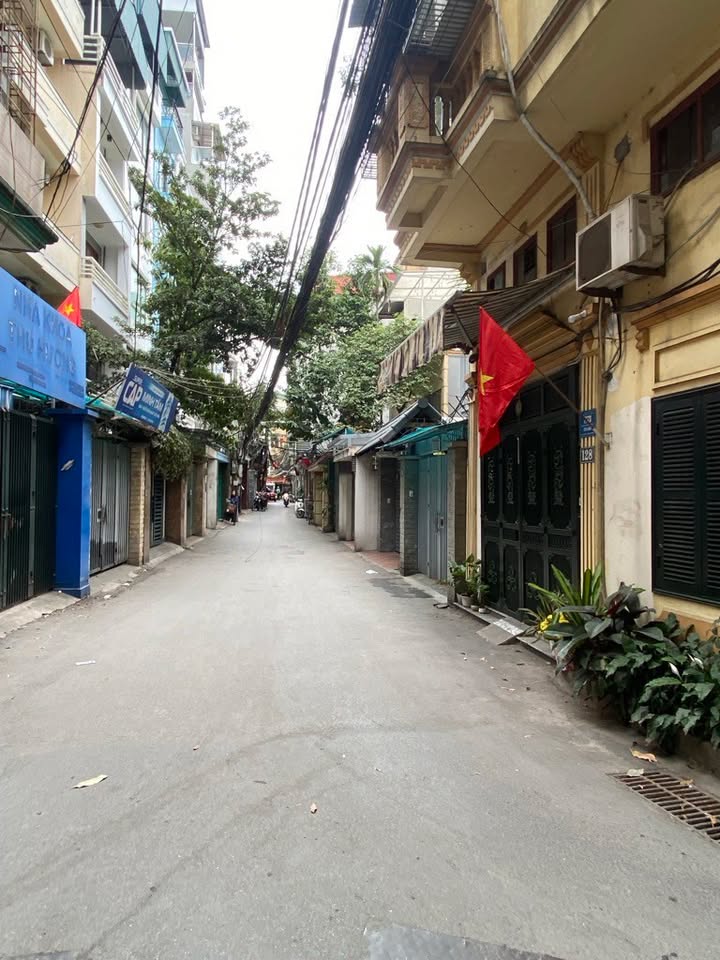 Nhà phố Xã Đàn 2, Đống Đa, 56m² giá 16.3 tỷ - Ô tô đỗ cửa, kinh doanh đỉnh cao!