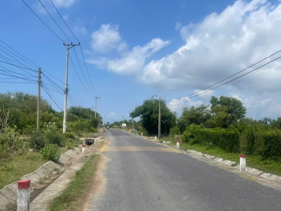 Đất thổ cư 300m² mặt tiền đường Nguyễn Huệ, xã Tu Bông - Giá chỉ 3.15 tỷ!