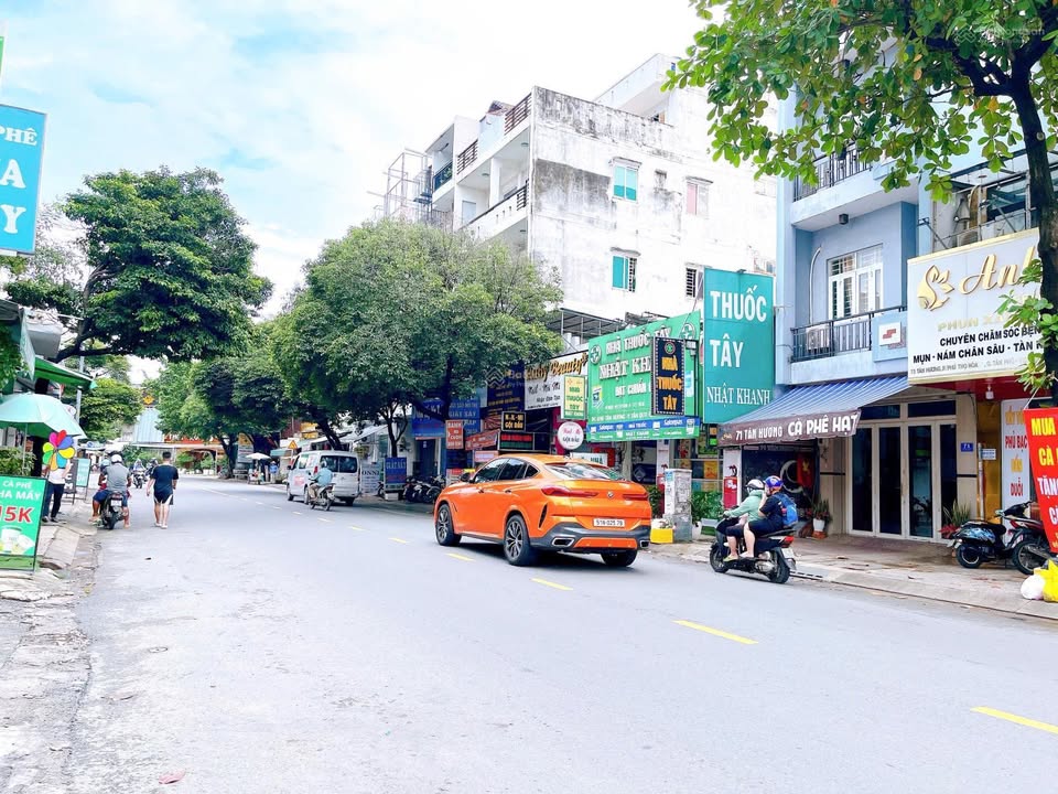 Nhà mặt tiền đường Tân Hương, quận Tân Phú, 76m² giá 13.5 tỷ - Cơ hội đầu tư lý tưởng!