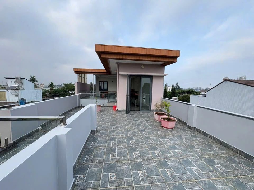 Nhà 3 tầng đường Lê Đại Hành, Bảo Lộc 161m² giá 6.6 tỷ - Thiết kế hiện đại, sẵn sàng ở ngay!