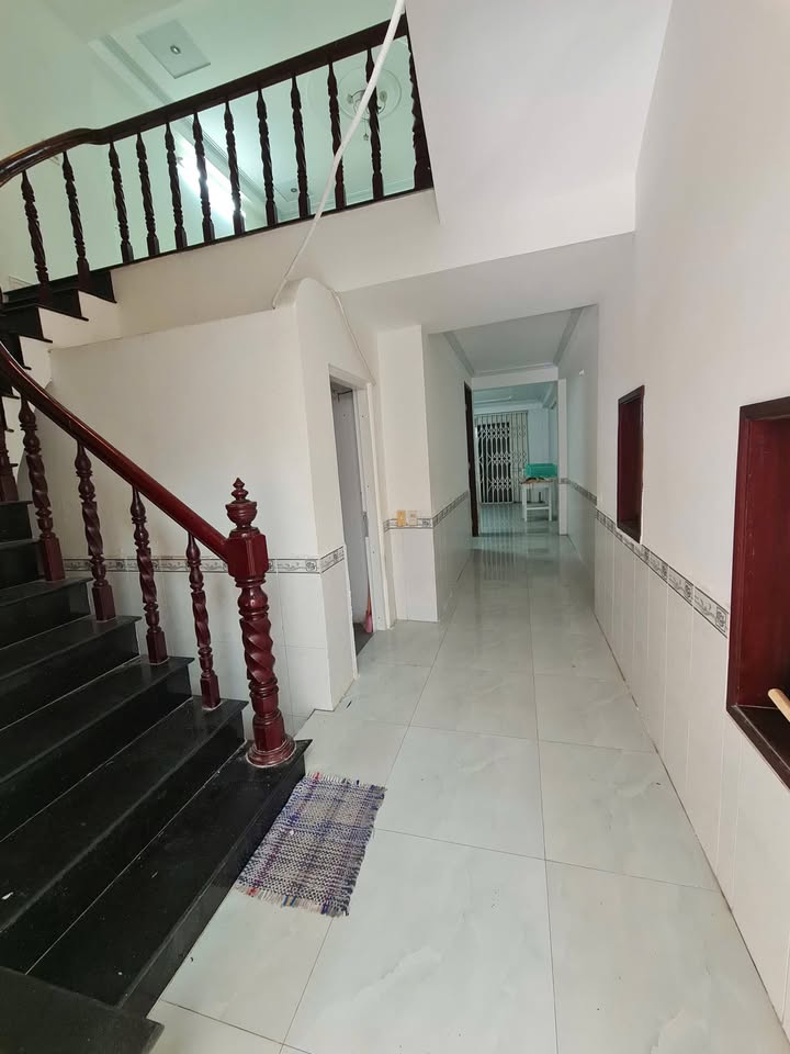 Nhà cho thuê mặt tiền Nguyễn Hiền, Tân An 90m² giá 15 triệu - Phù hợp kinh doanh và ở ngay!