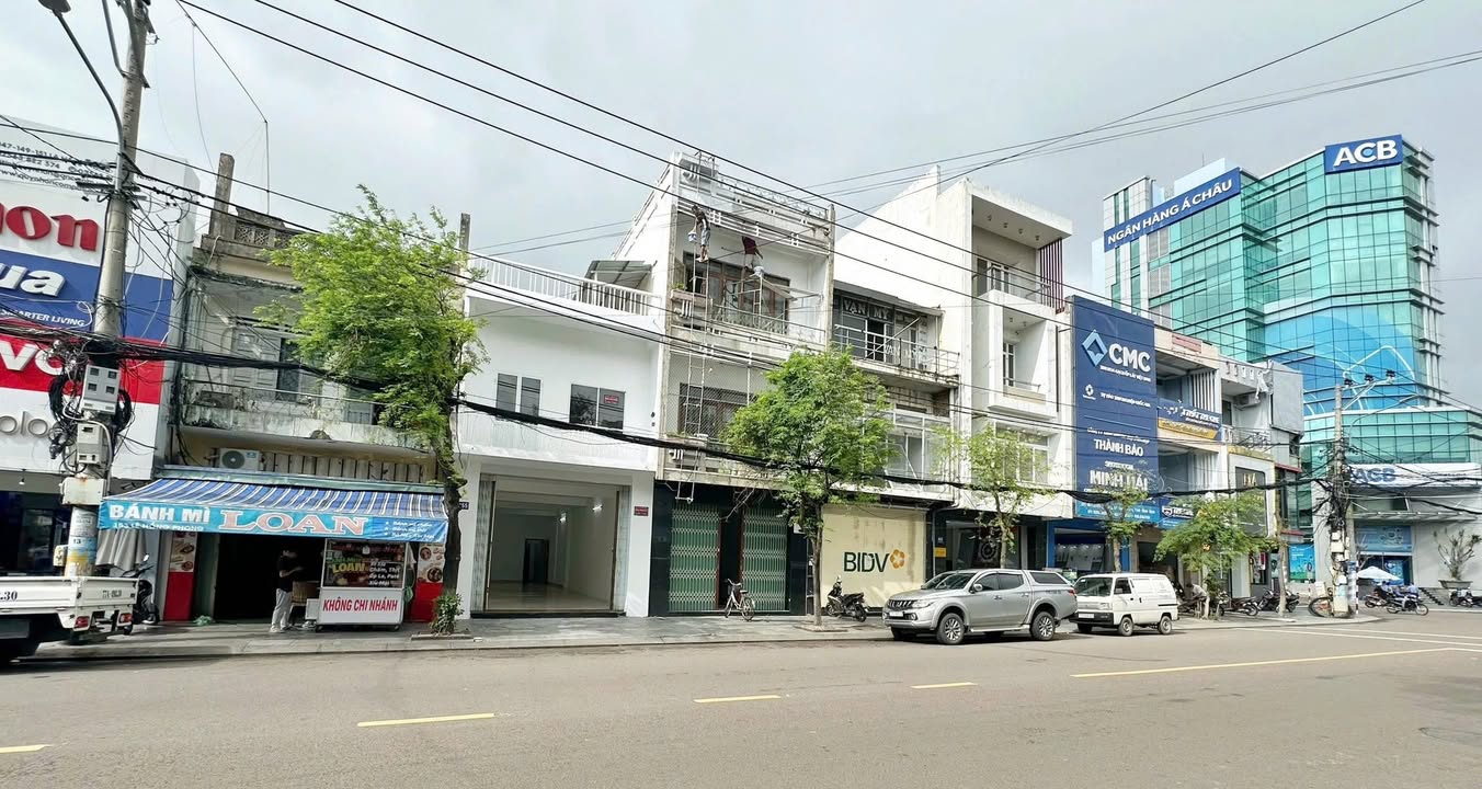 Nhà 2 mặt tiền Lê Hồng Phong, Quy Nhơn 160m² giá 25 tỷ - Cơ hội đầu tư tuyệt vời!