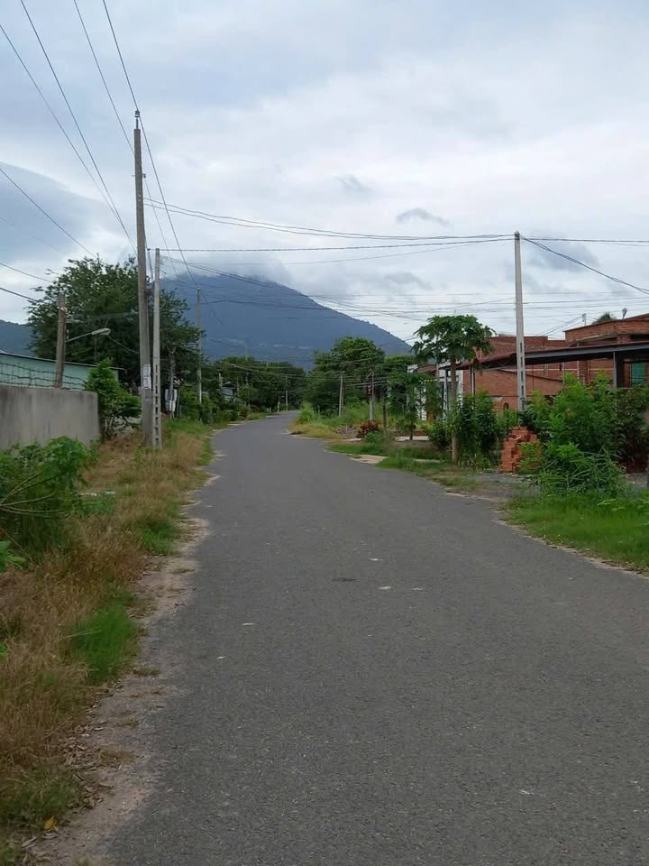 Nhà riêng Phường Bình Minh, Tây Ninh 210m² giá 660 triệu - Bán gấp do cần tiền!