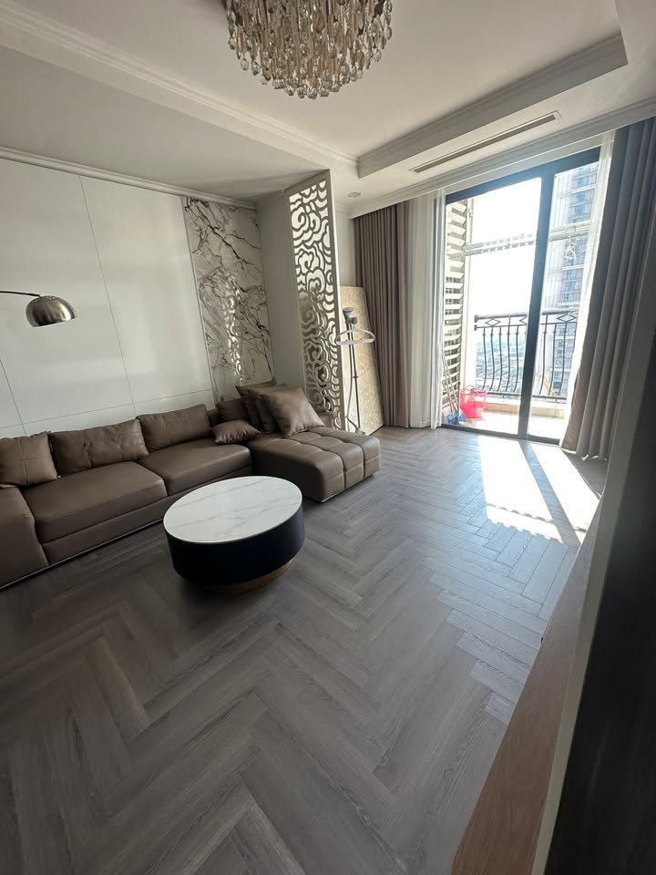 Căn hộ Royal City Thanh Xuân 3PN giá 20 triệu - Full nội thất mới, thoáng sáng!