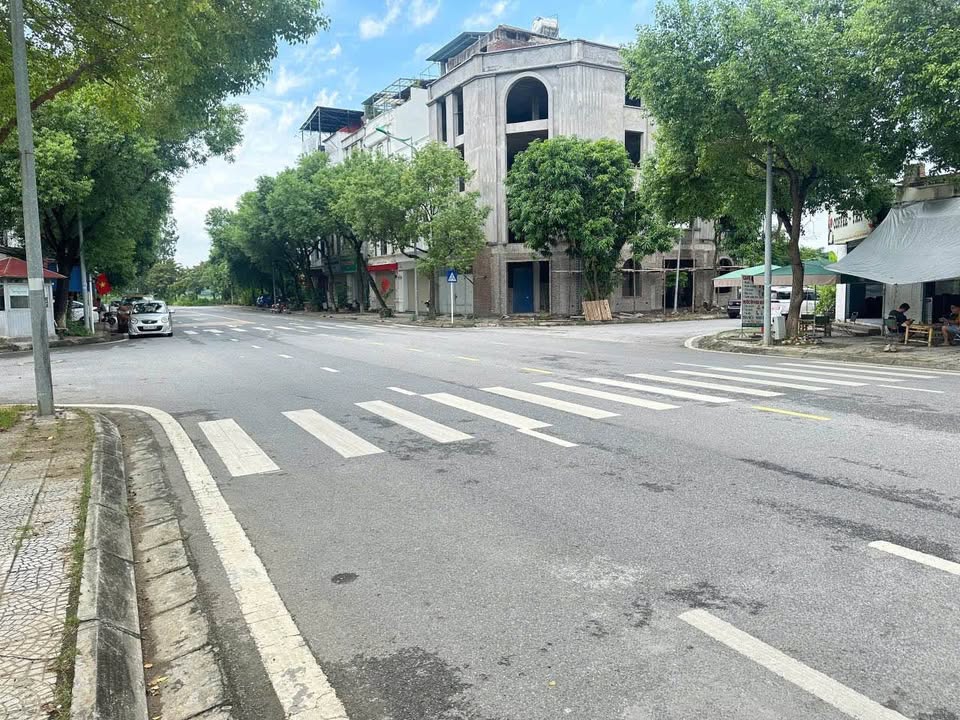 Đất nền mặt phố Lý Nam Đế, Việt Trì 129m² giá chỉ 5x triệu/m² - Cơ hội đầu tư tuyệt vời!