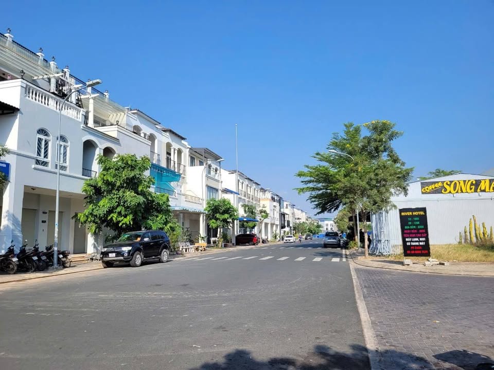 Nhà đẹp đường số 5, phường Mỹ Phước, Long Xuyên 120m² giá chỉ 6.8 tỷ - Đầu tư sinh lời ngay!