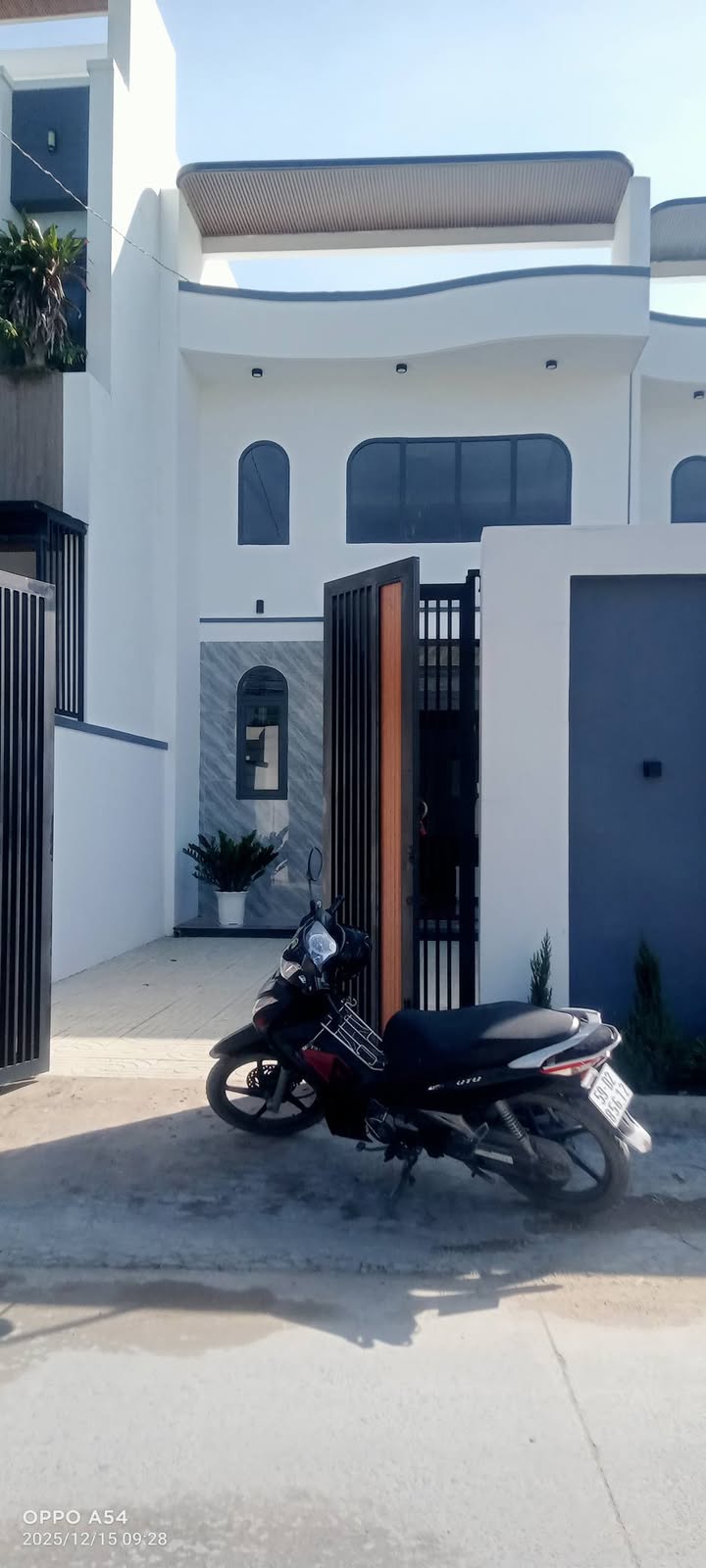 Nhà mới xây 1 trệt 1 lầu tại Đức Hòa Đông, Long An 115m² giá 2.75 tỷ - Dọn vào ở ngay!