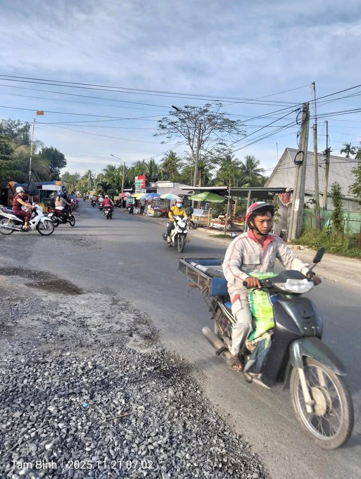 Nhà mặt tiền đường Lộ Nhựa lớn Phú Đức Long Hồ 92.7m² giá 1.3 tỷ - Đầu tư sinh lời ngay!