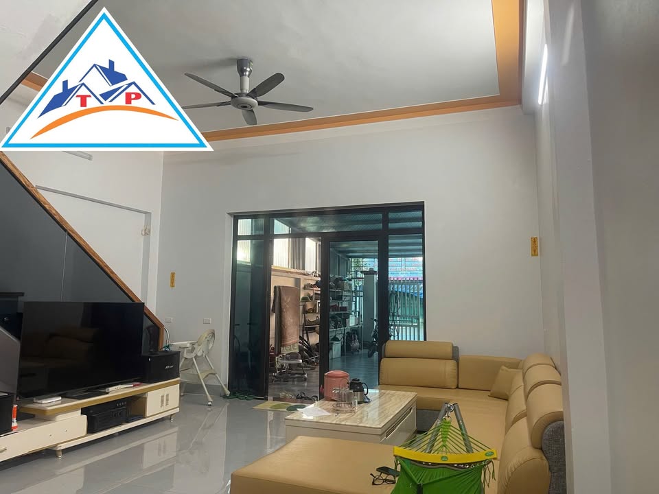 Nhà 2 tầng đường Nguyễn Trãi, Phường Đoàn Kết, 97m² - Kinh doanh thuận lợi!