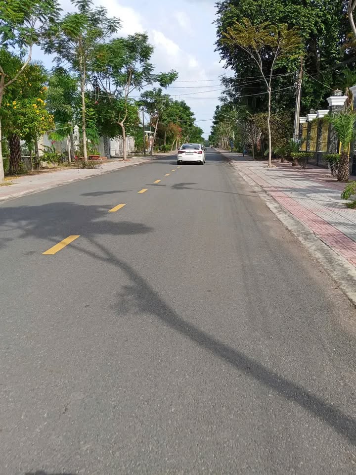 Đất mặt tiền đường Lê Hồng Phong, Tân Biên 1200m² giá 3 tỷ - Cơ hội đầu tư tuyệt vời!