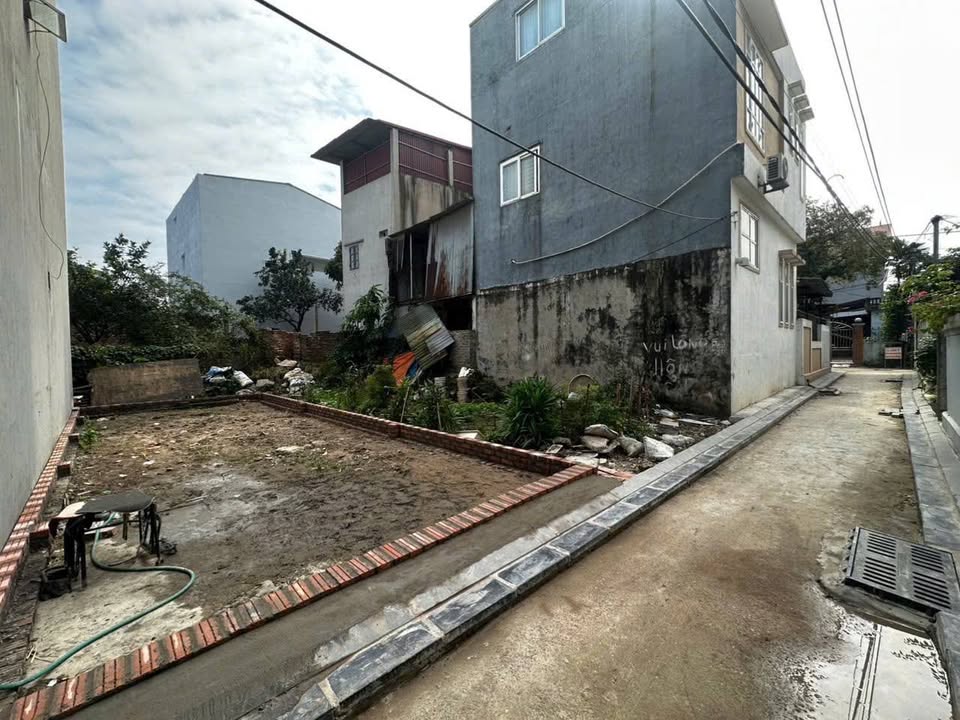 Đất nền Việt Hùng Đông Anh 50m² giá 3 tỷ - Ô tô đỗ cửa, khu vực dân cư văn minh!