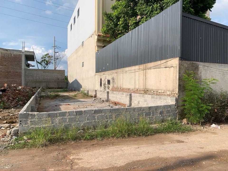 Đất nền Phú Cát - Quốc Oai 100m² giá 3 tỷ - Sổ đỏ chính chủ, công chứng ngay!