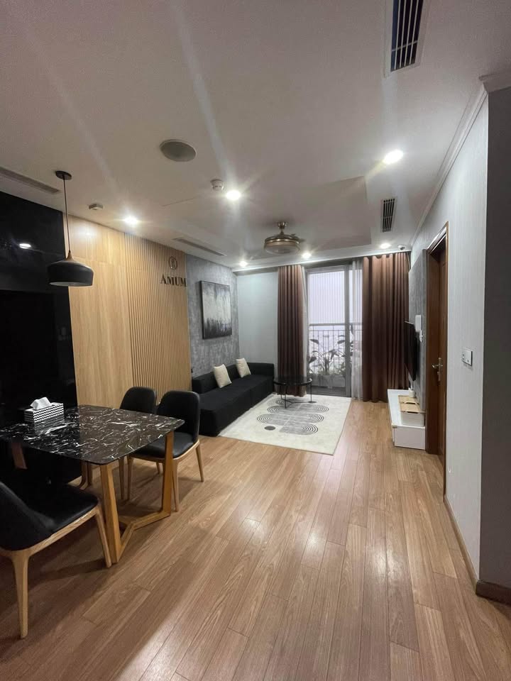 Căn hộ 3 phòng ngủ Park Hill, Vĩnh Tuy, 17 triệu - Nhà mới, đầy đủ nội thất!