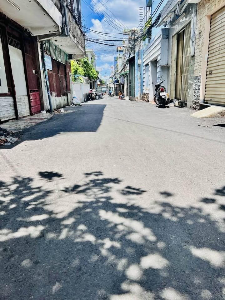 Nhà riêng Lê Văn Việt Thủ Đức 95m² giá 6.7 tỷ - Bán gấp trước Tết!