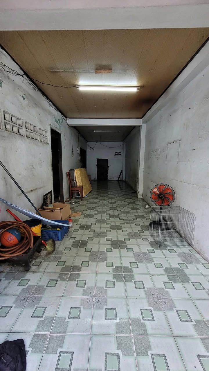 Cho thuê nhà nguyên căn hẻm xe tải Ông Ích Khiêm, Q.11 - Giá 18 triệu, đầu tư sinh lời!