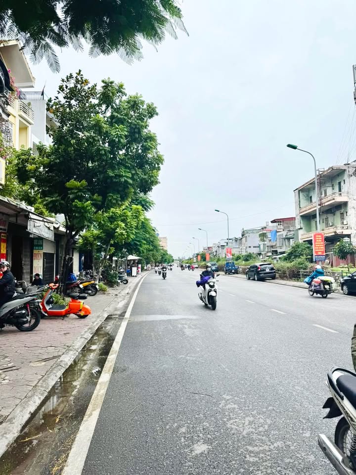 Nhà 4 tầng mặt đường Hùng Vương, Thượng Lý, 62.76m² giá 12.9 tỷ - Kinh doanh sầm uất!