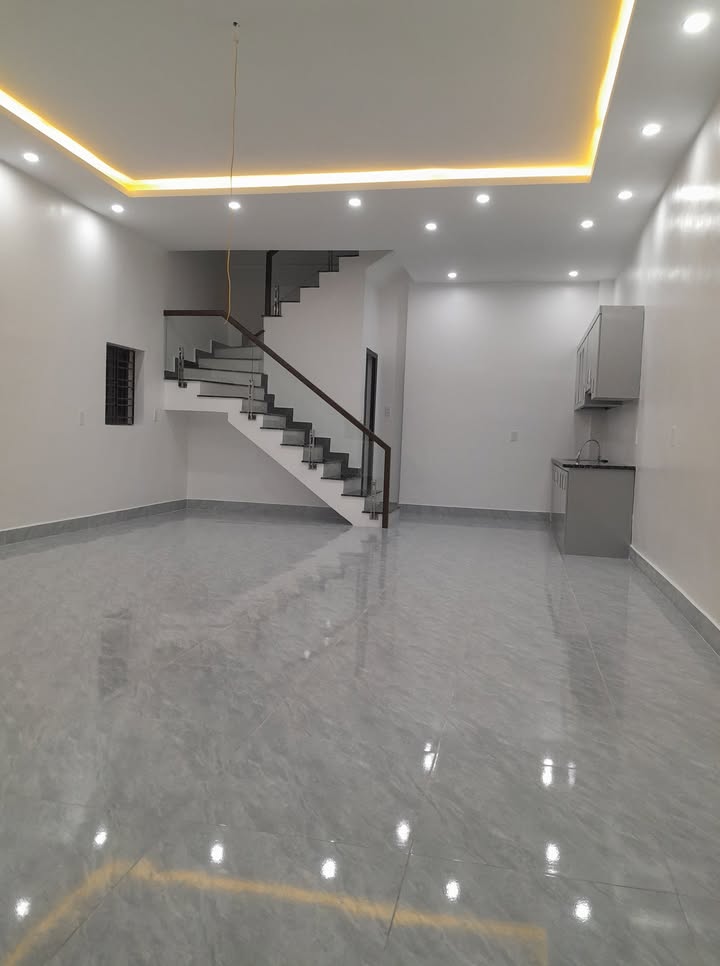 Nhà 3 tầng phố Lãm Hà, 37m² giá 1.58 tỷ - Xây dựng độc lập, ô tô đỗ cửa!