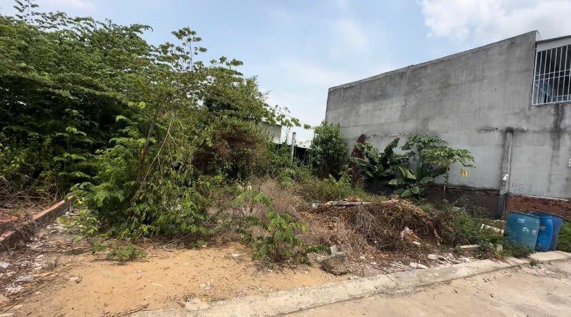 Đất hẻm 110 đường Lò Lu, quận Thủ Đức, 64m² - Giá chỉ 850 triệu, có bớt!