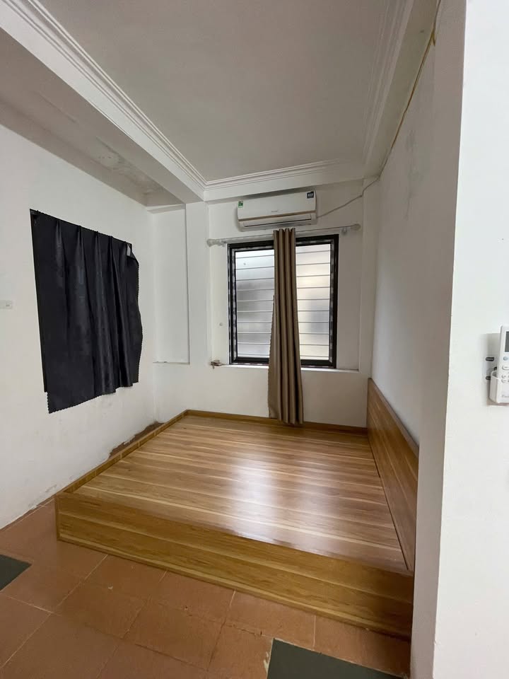 Phòng cho thuê Ngõ 114 Khâm Thiên 20m² giá thỏa thuận - Tiện nghi đầy đủ, sẵn sàng vào ở!