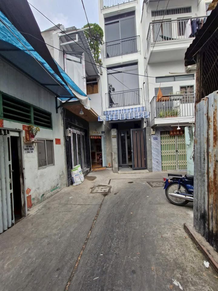 Nhà nguyên căn Đỗ Ngọc Thạch, Q11 - 35m² giá 8 triệu/tháng - Thích hợp cho gia đình nhỏ!