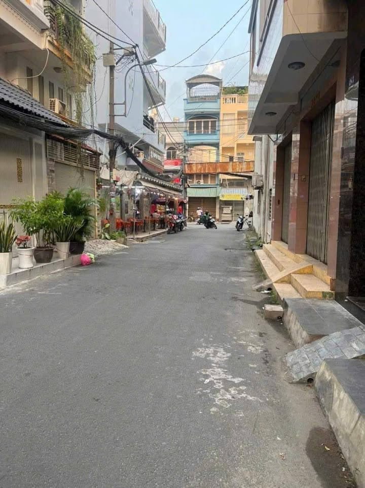 Nhà nguyên căn Quận 11 75m² giá 10 triệu - Thích hợp ở và kinh doanh!