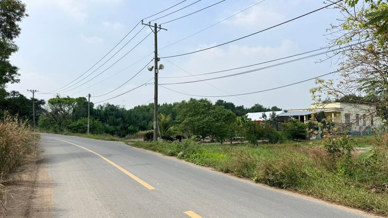 Bán gấp FrontHouse mặt tiền Nguyễn Văn Tạo 1800m² giá 12 tỷ - Thương lượng ngay!