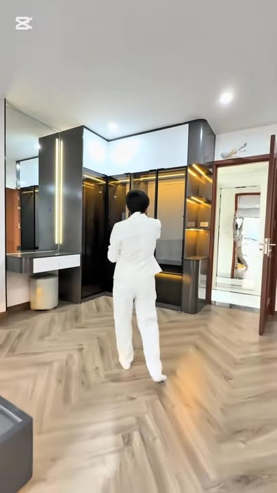 Nhà phố Bồ Đề Long Biên 75m² giá thỏa thuận - Kinh doanh nhỏ, đầy đủ nội thất!
