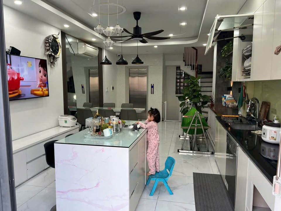 FrontHouse Hạ Lý 40m² giá 8 tỷ - Kinh doanh thuận lợi