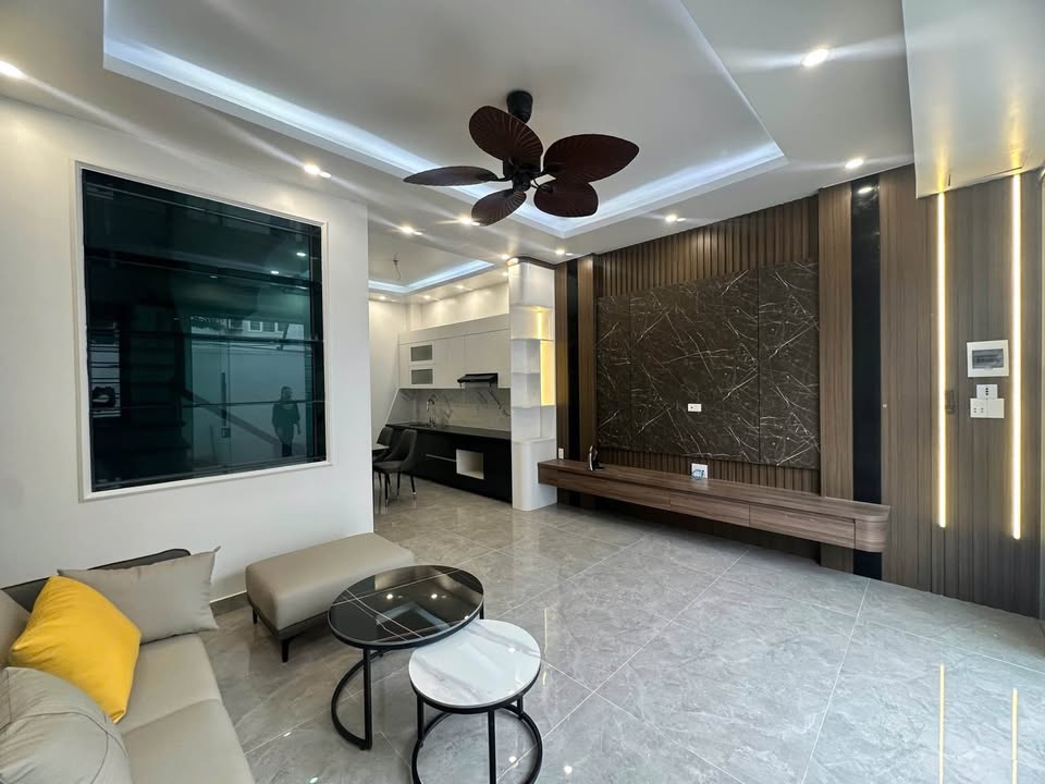 Nhà 4 tầng đường Thiên Lôi Lê Chân 42m² giá 3.7 tỷ - Hướng Tây Nam đẹp!