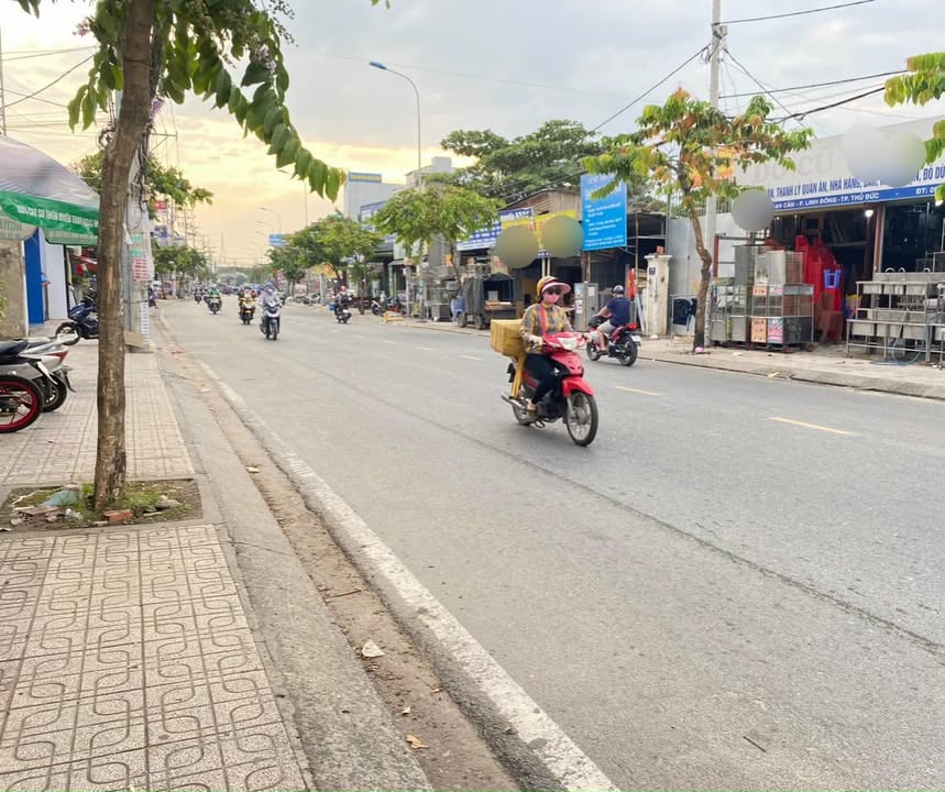 Nhà mặt tiền Kha Vạn Cân, Thủ Đức 100m², giá 10.5 tỷ - Pháp lý sạch, kinh doanh thuận lợi!