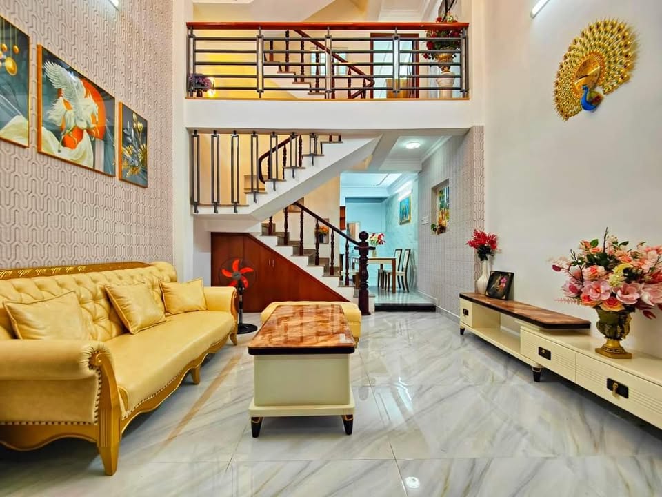 Nhà phố Phan Đăng Lưu, Quận Phú Nhuận, 56m² giá 7.7 tỷ - Hẻm xe hơi, tiện kinh doanh!