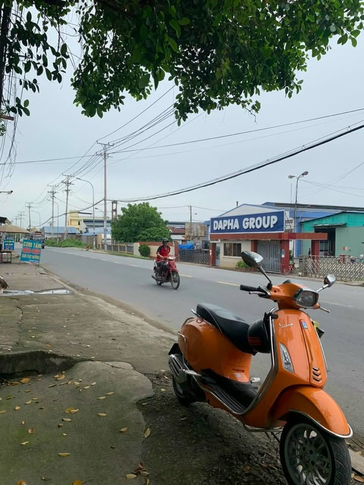 Nhà mặt tiền Võ Văn Vân cho thuê 200m² giá 12 triệu - Vị trí đắc địa, kinh doanh thuận lợi!