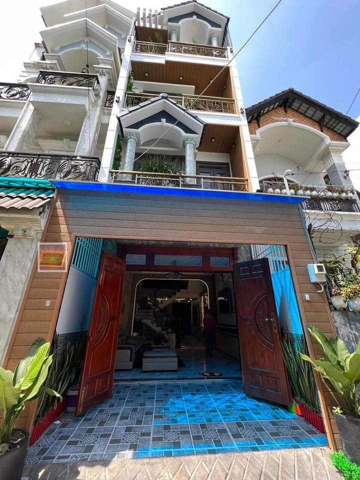 Nhà đẹp 4 tầng Lê Văn Quới, Bình Tân 72m² giá chỉ 7.8 tỷ - Sẵn sàng vào ở!