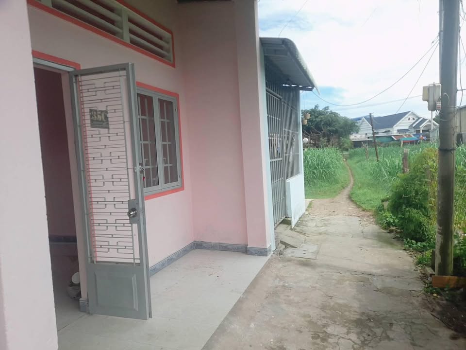 Nhà riêng Tân Định Củ Chi 60m² giá 1.1 tỷ - Sổ đỏ chính chủ, đầy đủ tiện nghi!